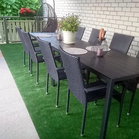 Roenne Majutus 3* Пярну