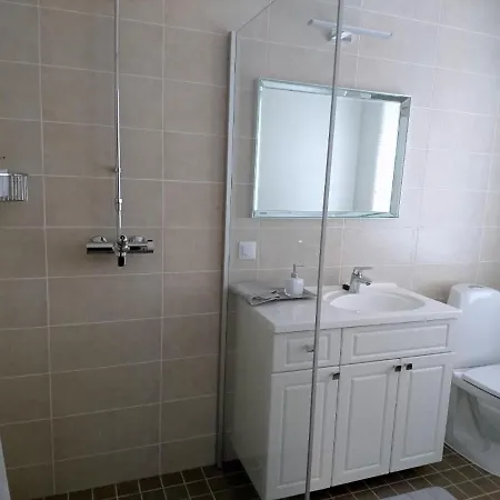 Gæstehus Roenne Majutus